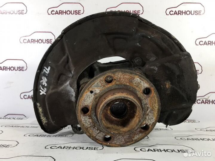 Кулак поворотный передний левый Volvo Xc90