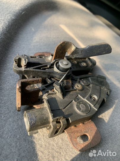 Трос капота ford