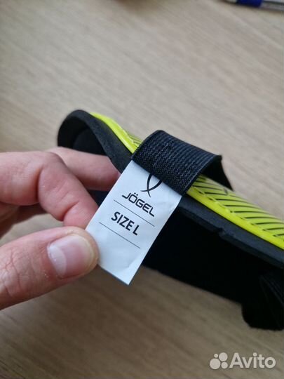 Футбольные щитки