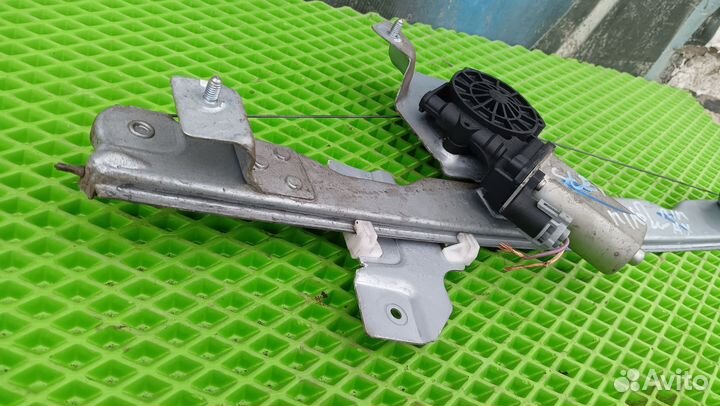 Передний правый стеклоподъёмник Renault Sandero 1