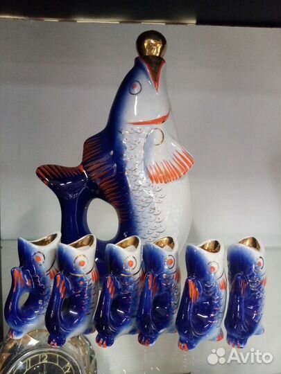 Фарфоровые графин и стопки Рыбки