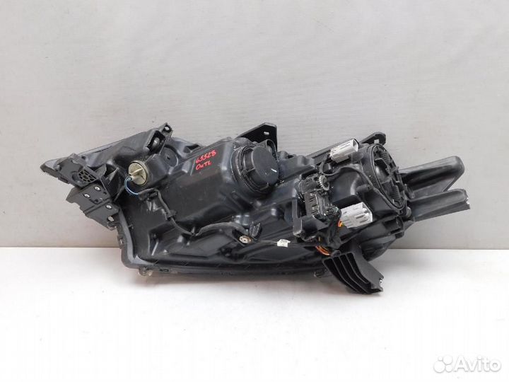 Фара правая Mitsubishi Outlander