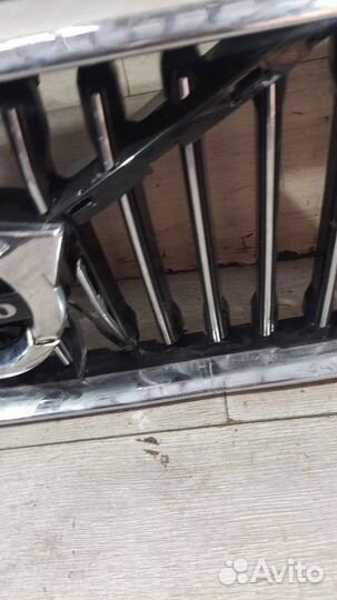 Решетка радиатора Volvo Xc60