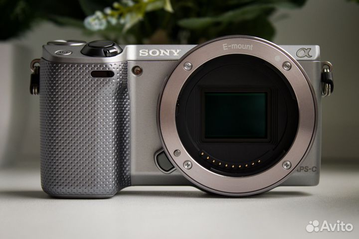 Sony NEX-5R Kit + Суперкомплект