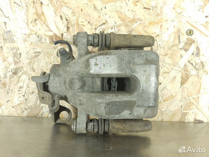 Суппорт задний правый Peugeot 408 2012-2021