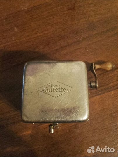 Машинка для заточки лезвий gillette