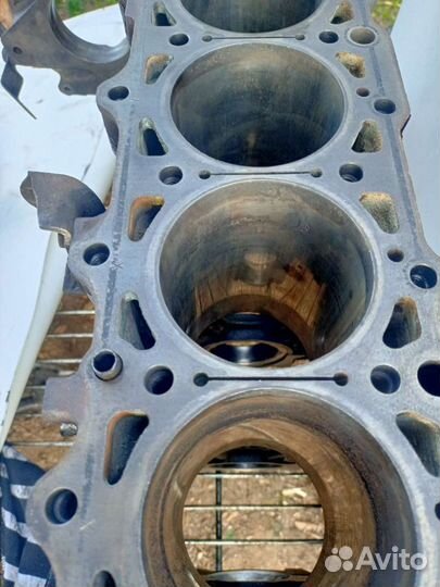 Блок цилиндров ом602, двигатель в разборе