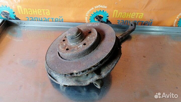 Ступица Mercedes W210 в сборе с кулаком правая