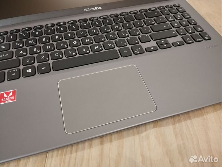 Asus 15,6/FullHD/Ryzen 3 3200u/8Gb/256Gb