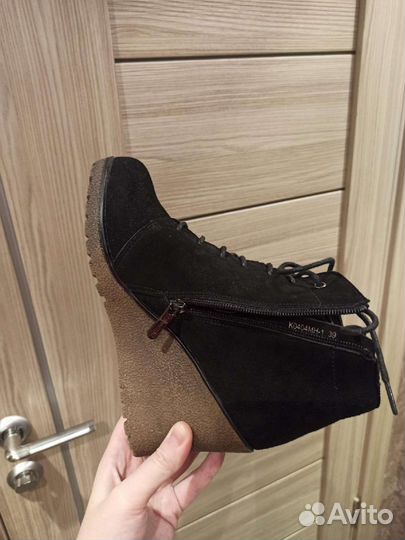 Ботинки женские