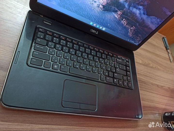 Ноутбук Dell, современный. 8гб озу, SSD, Core i5