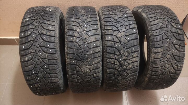 Bridgestone Blizzak Spike-02 185/60 R14 82T