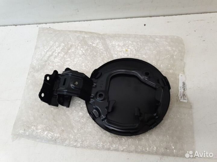 Лючок бензобака Toyota Rav4 40 2013-2019