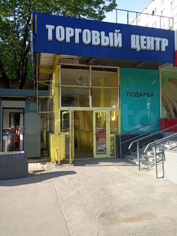 Можно ли торговать красками в цокольном этаже торгового центра