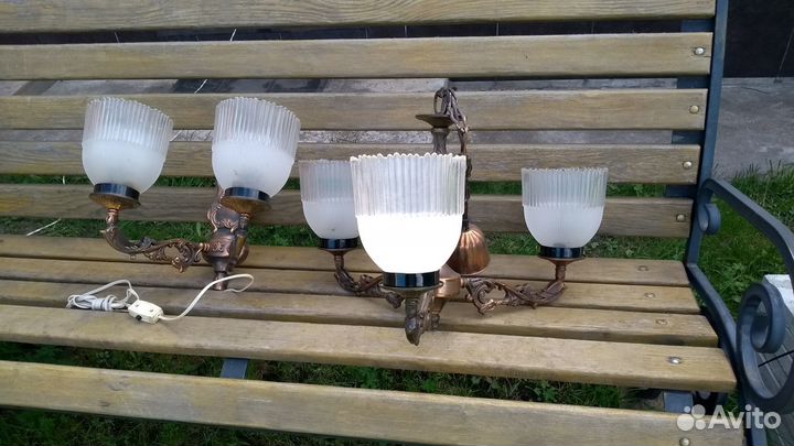 Комплект люстра и бра