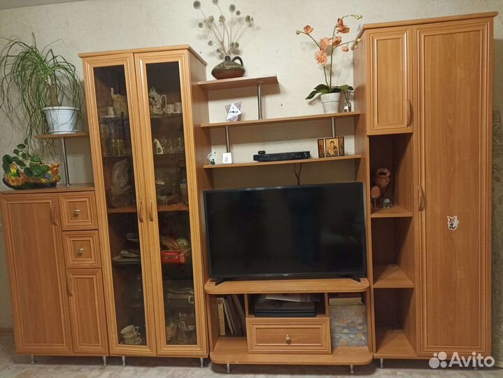 Стенка в гостиную