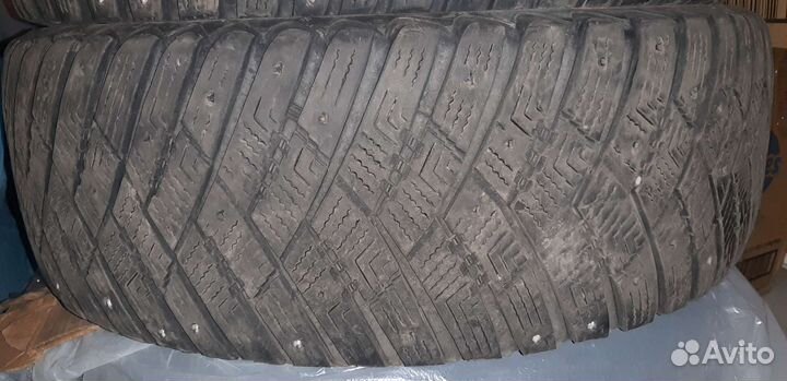 Goodyear UltraGrip Ice Arctic SUV 235/60 R18 107T