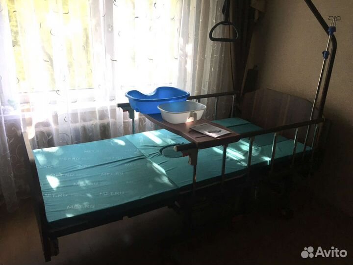 Кровать для лежачих больных,инвалидов бу механич
