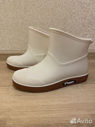 Резиновые сапоги новые 38 (24 см)