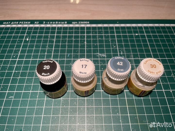 Акриловые краски моделист