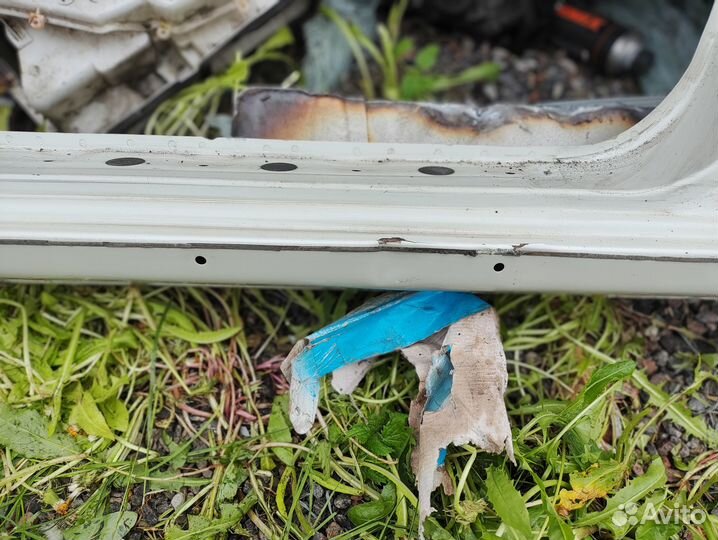 Боковина на Паджеро 4 левая крыло заднее левое