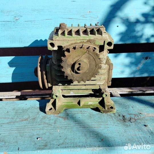 Угловой редуктор бу