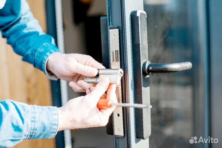 Замена, врезка и ремонт замков