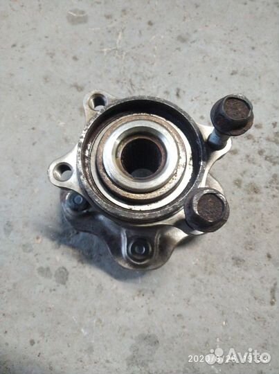 Ступица задняя Nissan X-Trail T31