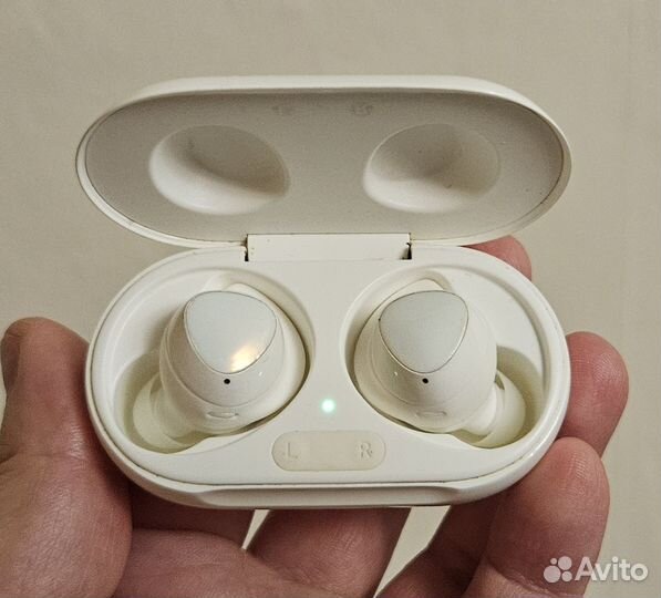 Наушники Samsung Galaxy Buds+