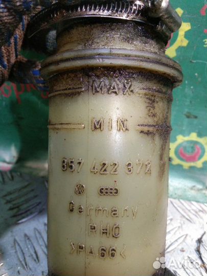 Бачок гидроусилителя руля Volkswagen Passat B3