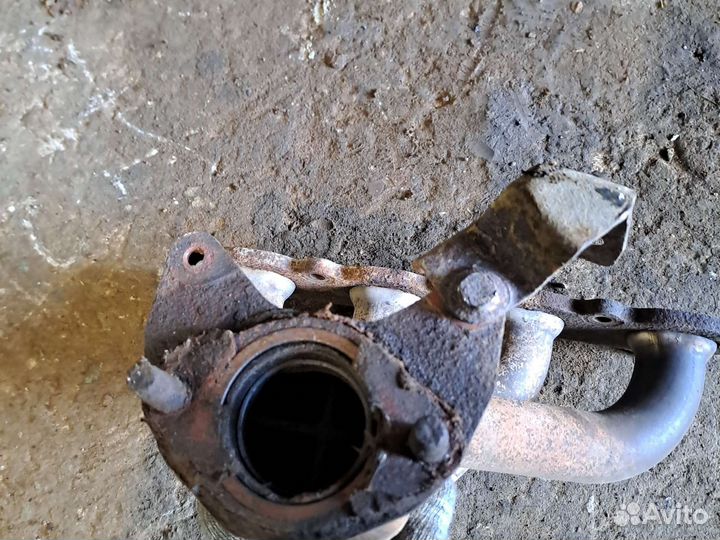 Коллектор выпускной Mitsubishi Carisma