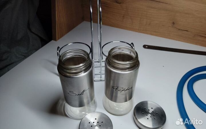 Солонка и перечница