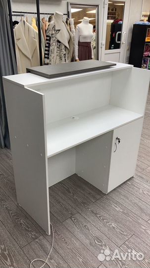 Ресепшен стойка новая