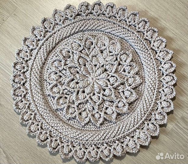 Коврик ручной работы