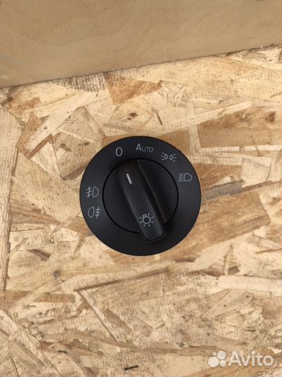 Переключатель включатель света фар Фольксваген 1K0