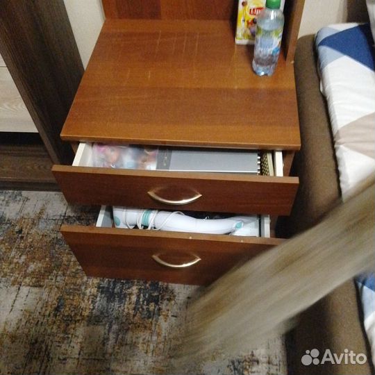 Тумба прикроватная