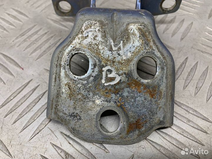 Б/У петля двери передний правый Daewoo Matiz klya