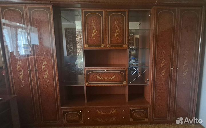 Стенка, комод и тумба под телевизор