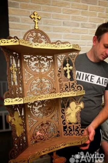 Угловая полка для икон