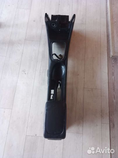 Подлокотник nissan almera n16