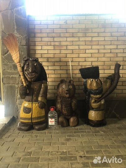 Фигурки из массива каштана