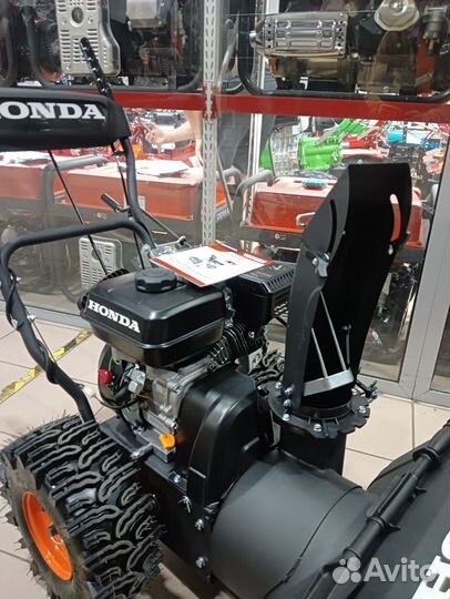 Самоходный бензиновый снегоуборщик Honda GX-270