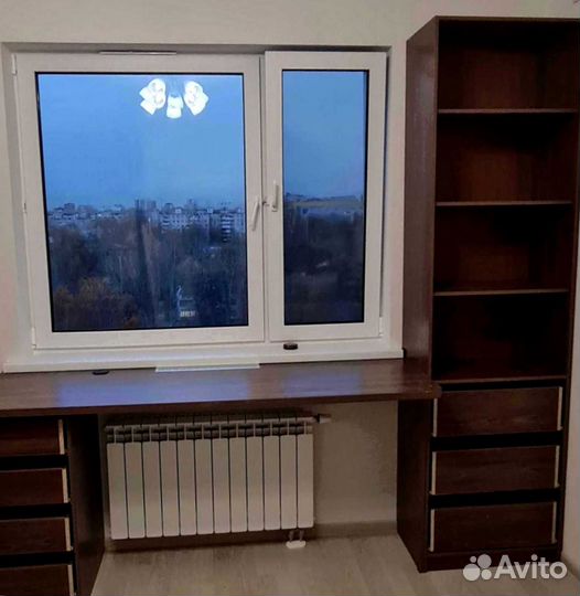 Рабочая зона у окна