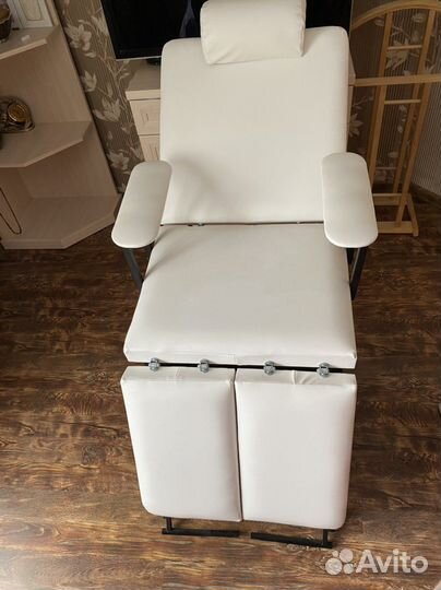 Массажный стол