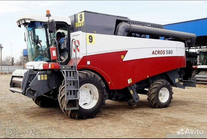 Уборка урожая комбайн