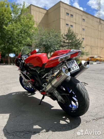 Aprilia RSV 1000R factory