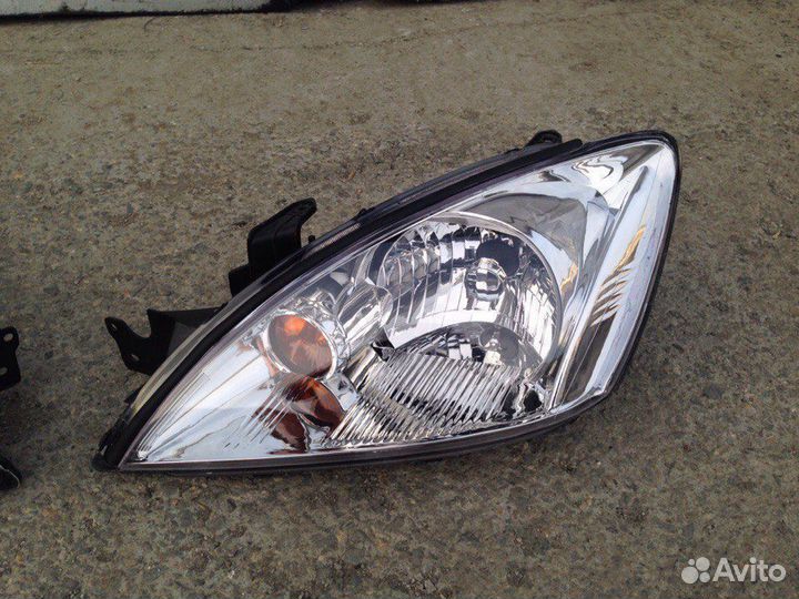 Новая фара Mitsubishi Lancer IX