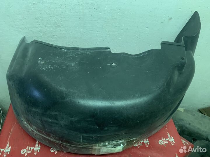 Citroen C-Crosser Подкрылок задний левый