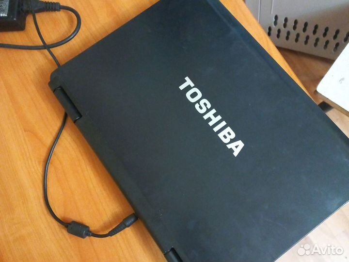 Ноутбук Toshiba satellite l40 - 14b