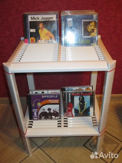 Продам пластиковую полочку